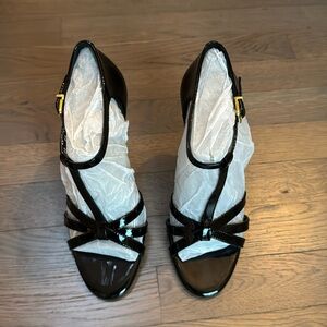 Jessica Simpson size 7 black patent T-strap heels